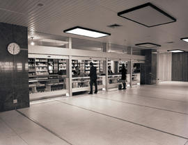Johannesburg, 1972. Jan Smuts Airport. Duty-free shop in terminal building.
