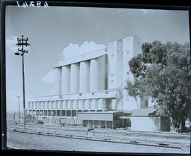 Kroonstad, 1940. Grain elevator.