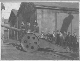Cape Town, 1914. Manufacture of gun at Salt River workshops.
