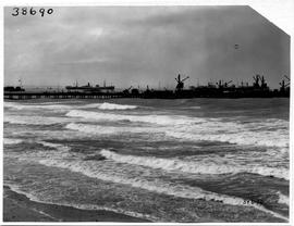 Port Elizabeth, 1927. South Jetty at Port Elizabeth harbour.