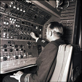 
SAA Boeing 747 ZS-SAN 'Lebombo'. Cockpit. Flight Engineer.
