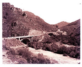 Paarl district, 1963. Bridge over the Elands River in Du Toitskloof.