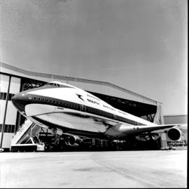 Johannesburg, 1971. Jan Smuts airport. SAA Boeing 747 ZS-SAN 'Lebombo'.