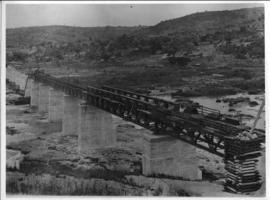 Circa 1902. Construction Durban - Mtubatuba: Erecton of Tugela Bridge superstructure. (Album on Z...