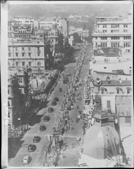 Cape Town, 17 February 1947. Motorcade moving up Adderley Street.