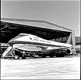 "Johannesburg, 1971. Jan Smuts airport. SAA Boeing 747 ZS-SAN 'Lebombo' before hangar."