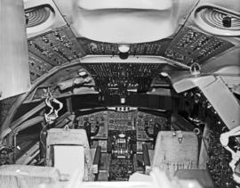 
Cockpit of SAA Boeing 707 ZS-CKE.
