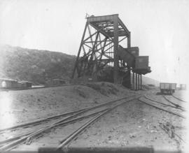 Durban. Coaling appliances at the Bluff.