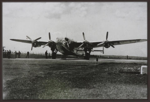 Johannesburg. Palmietfontein airport. SAA Avro York ZS-ATP 'Springbok ...