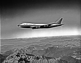 
SAA Boeing 747 ZS-SAN 'Lebombo' in flight.
