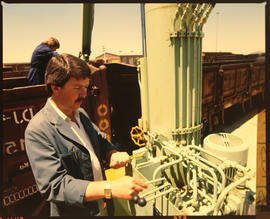 Bapsfontein, November 1986. Truck press at Sentrarand. [T Robberts]