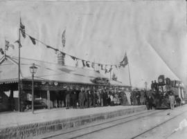 Harrismith, 28 February 1905. Opening of the Harrismith - Bethlehem line with decorated locomotive.