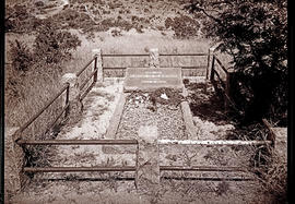 Vryheid district, 1937. Piet Retief grave at Dingaan's kraal.