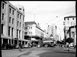 Johannesburg, 1938. Market Street; corner of City Hall visible on right.