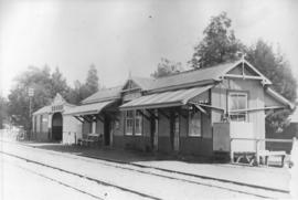 Johannesburg, 1902. Old Doornfontein station building with railway lines.