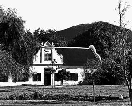 Franschhoek district, 1949. Farmstead at La Provence.