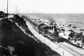 Cape Town, April 1914. SAR Class 6A No 456 at Muizenberg on the coastal railway. (Martin Leendertz)