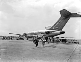 Johannesburg, 1967. Jan Smuts airport. SAA Boeing 727 ZS-DYO 'Vaal'. Passengers disembarking.