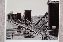 Bethulie, circa 1901. Damaged bridge.