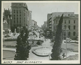 Port Elizabeth, 1957. Park at City Hall in Main Street.