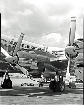Johannesburg, 1957. Jan Smuts airport. SAA Douglas DC-7B propeller close up.