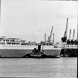 Port Elizabeth, 1972. Ship 'Windsor Castle' in harbour.