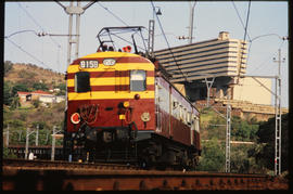 Pretoria, November 1981. SAR type 5M2A on train No 9158 suburban train at Unisa campus. [T Robberts]
