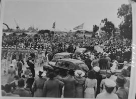 Cape Town, 24 April 1947. Crowd bidding farewell to the Royal family at Table Bay Harbour.