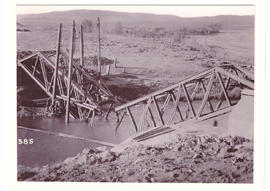 Vereeniging, circa 1900. Damaged bridge span at Zuikerbosch during Anglo-Boer War.