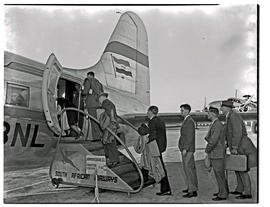 Cape Town, 1948. Wingfield airport. SAA Vickers Viking ZS-BNL 'Mount Prospect'. Passengers boarding.