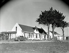 Montagu district, 1947. Old Dutch homestead.