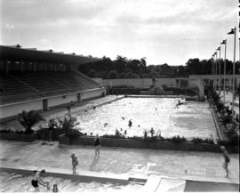 Port Elizabeth, 1940. Swimming pool.