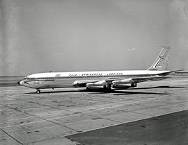 
SAA Boeing 707 ZS-CKC 'Johannesburg'. Note painted engines.
