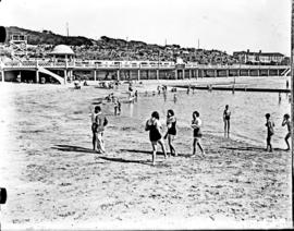 Port Elizabeth, 1934. Bathers at Humewood beach.