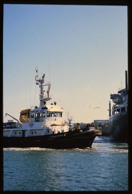 East London, August 1985. SAR tug 'PJC du Plessis' in Buffalo Harbour. [Z Crafford]