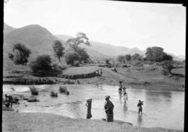 Louis Trichardt, 1931. Fetching water from Unjulele River drift.