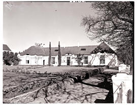 Swellendam, 1949. Drostdy museum and gardens.