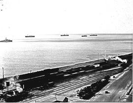 Port Elizabeth, 1948. Trains in Port Elizabeth harbour.