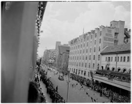 Johannesburg, 1 April 1947. Street scene before Victoria Hotel.