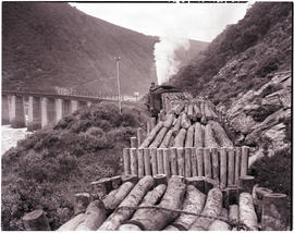 Wilderness, 1945. Timber train approaching Kaaimans River bridge.