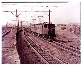 Ladysmith district, 1949. Two SAR Class 1E's with goods train leaving Danskraal.
