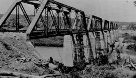 
Olifants River bridge with seven 100 foot spans. (Album of Selati - Tzaneen construction)
