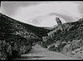 Hermanus, 1929. Pulpit Rock on road to Caledon.