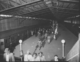 Johannesburg, 1950. Passengers detraining at Faraday station.