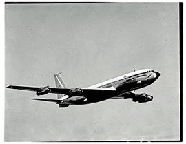
SAA Boeing 707 ZS-CKD 'Kaapstad' in flight.
