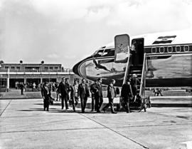 Durban, 1966. Louis Botha airport. SAA Boeing 727 ZS-DYO 'Vaal'. Passengers boarding at front sta...