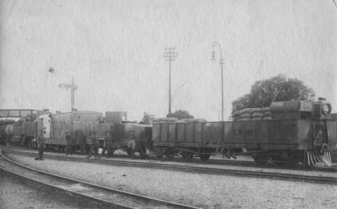 Bloemfontein, 1914. War train at station. - Atom site for DRISA