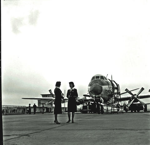 Port Elizabeth, 1961. HF Verwoerd airport. SAA Vickers Viscount ZS-CDV ...