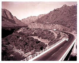 Paarl district, 1975. Bridge over the Elands River in Du Toitskloof Pass.