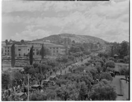 Bloemfontein 7 March 1947. Royal party leaving the Raadsaal (town hall) in motor cavalcade.